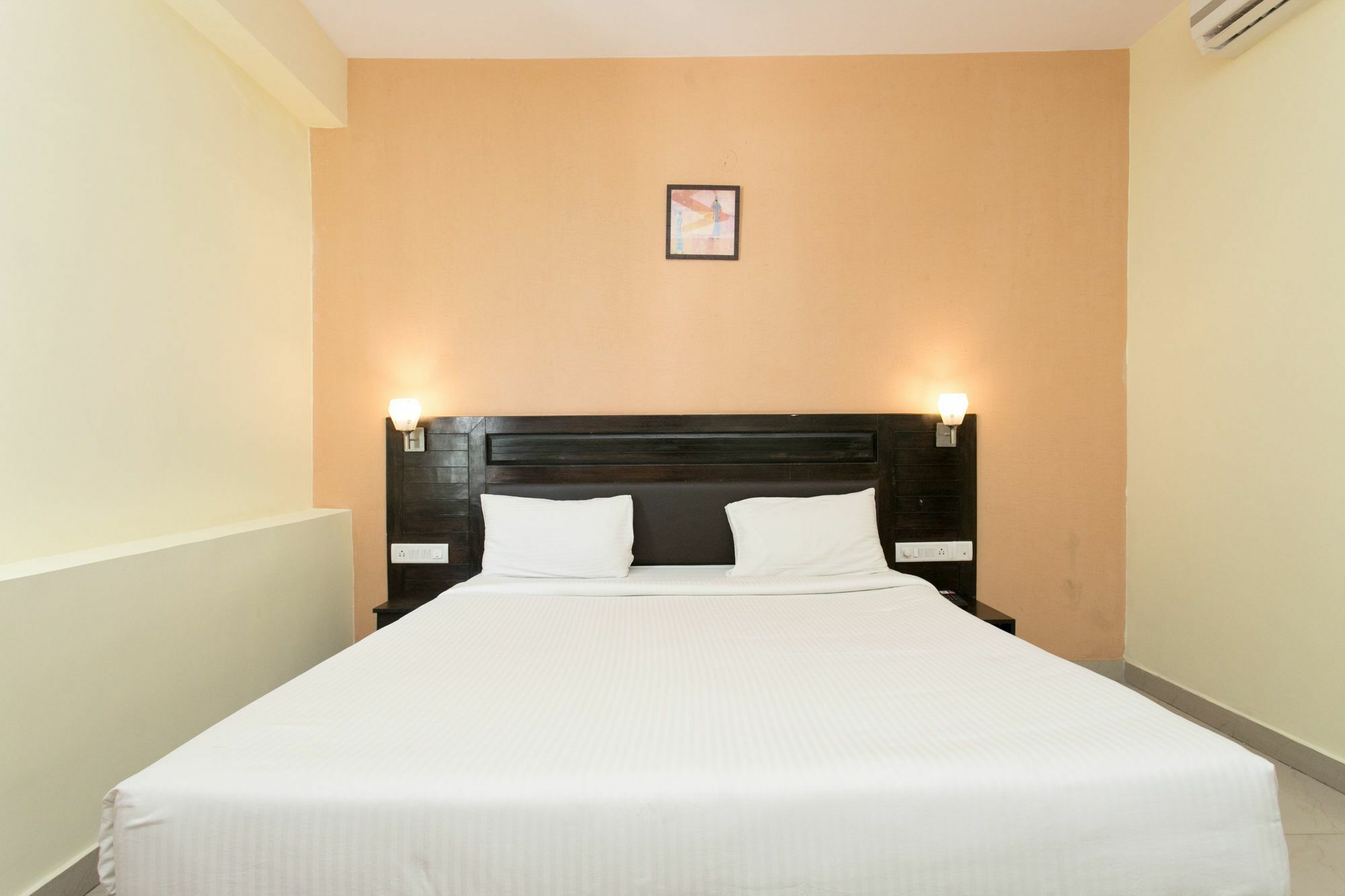 Oyo 10378 Hotel Hibiscus Mayflower バンガロール エクステリア 写真