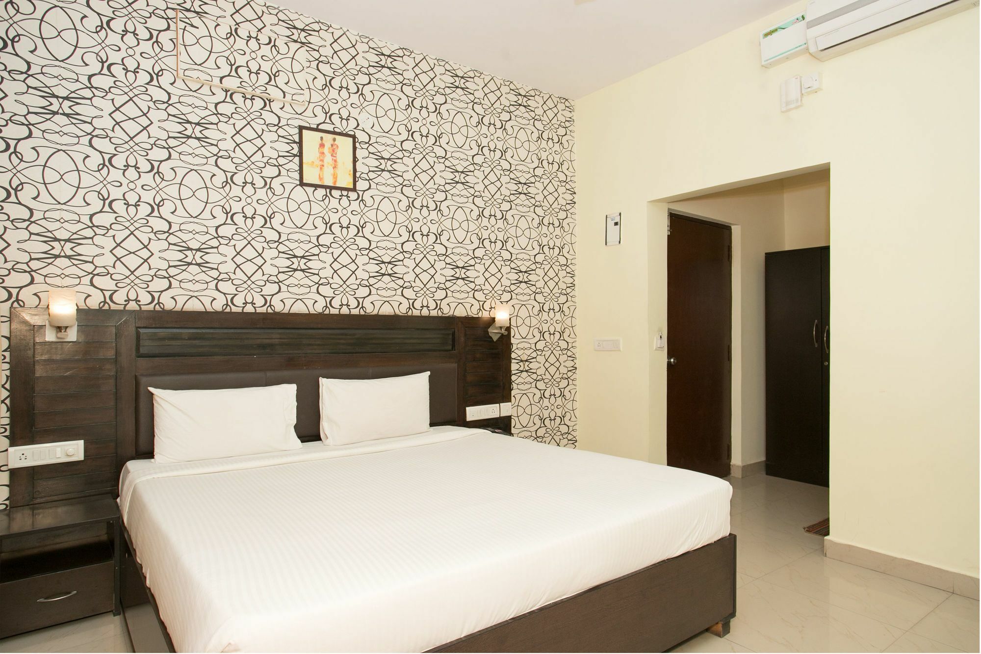 Oyo 10378 Hotel Hibiscus Mayflower バンガロール エクステリア 写真