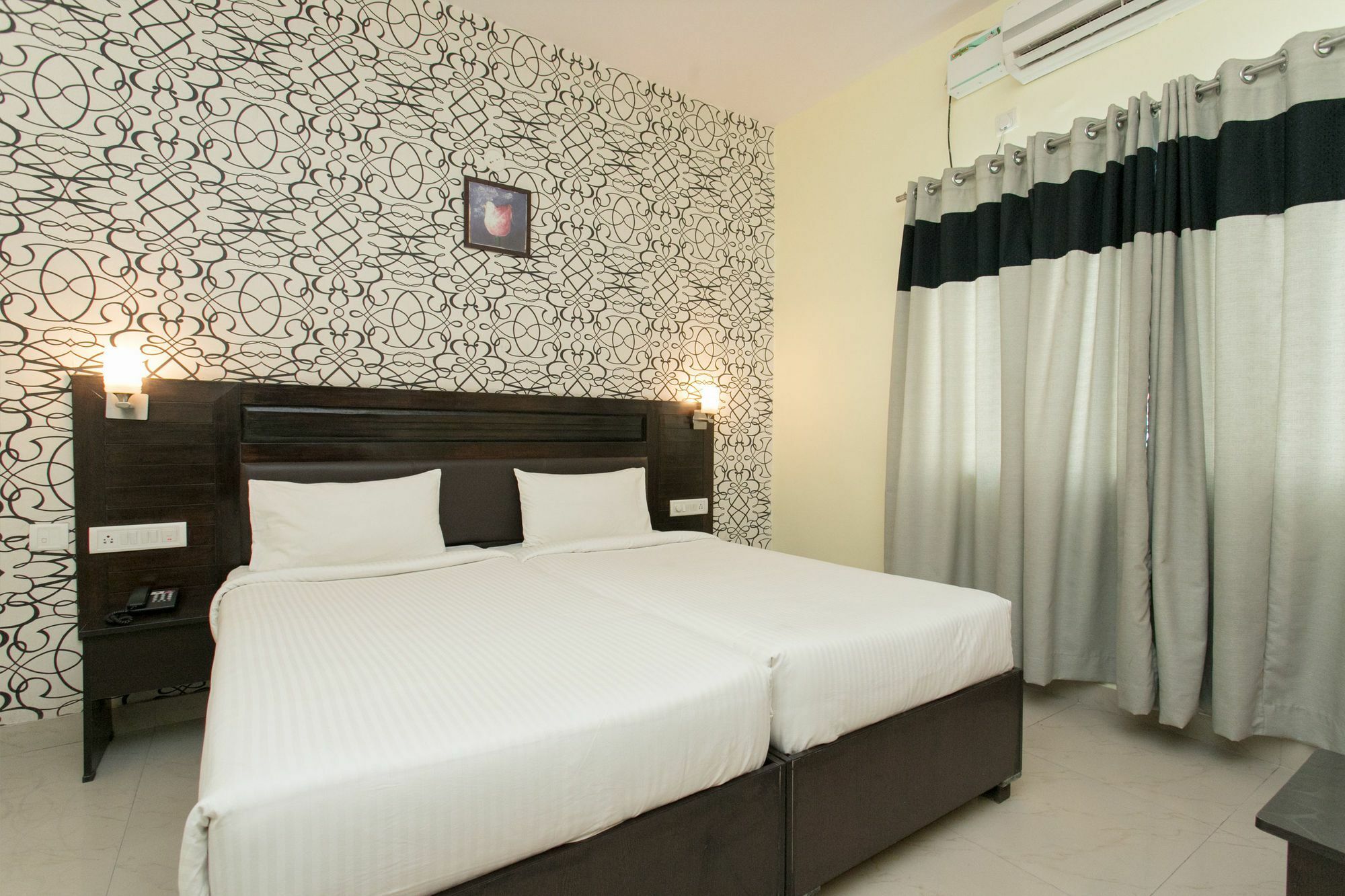 Oyo 10378 Hotel Hibiscus Mayflower バンガロール エクステリア 写真